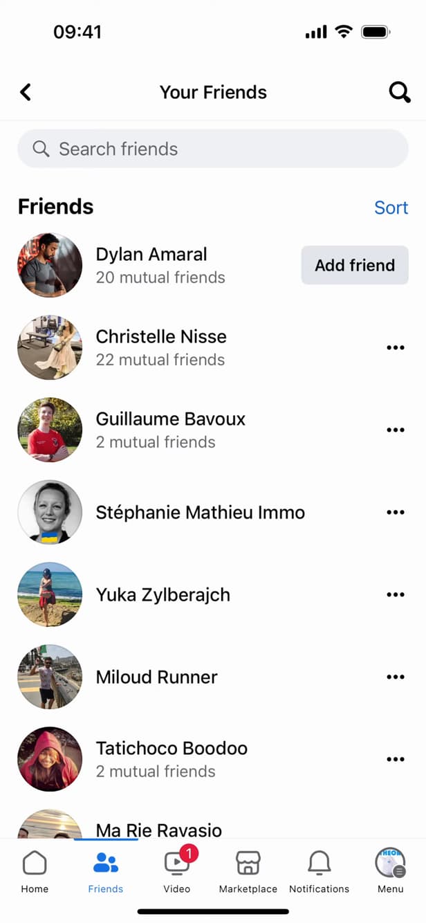 Ami retiré affichant Ajouter sur Facebook