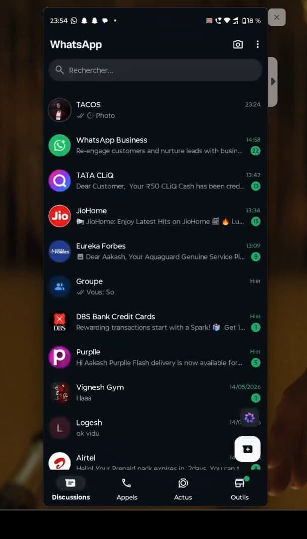 WhatsApp chats list to open a contact's conversation
