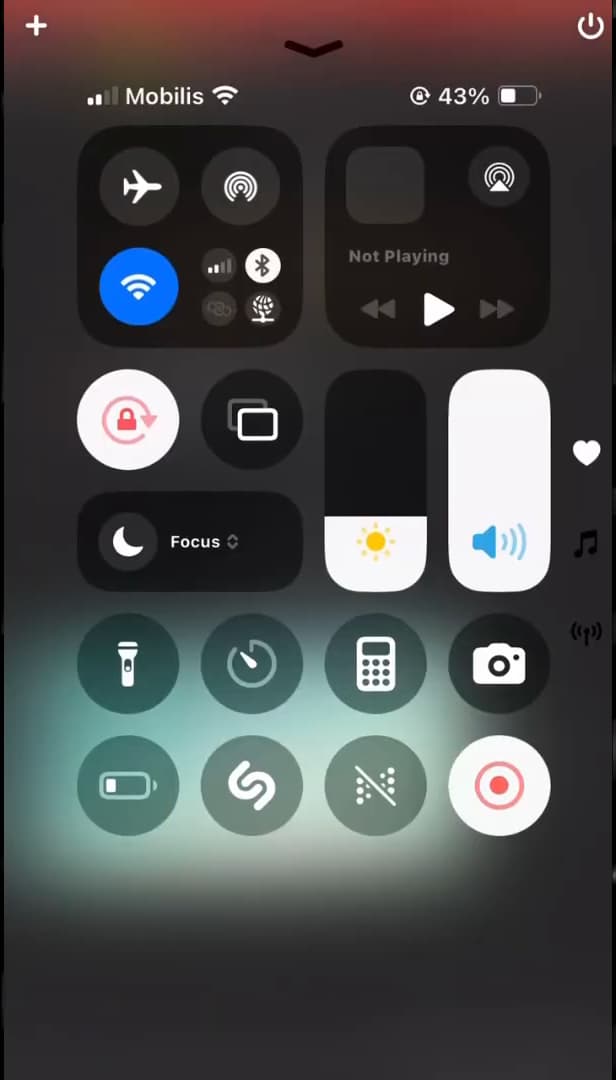 iPhone Control Center with the Screen Recording button